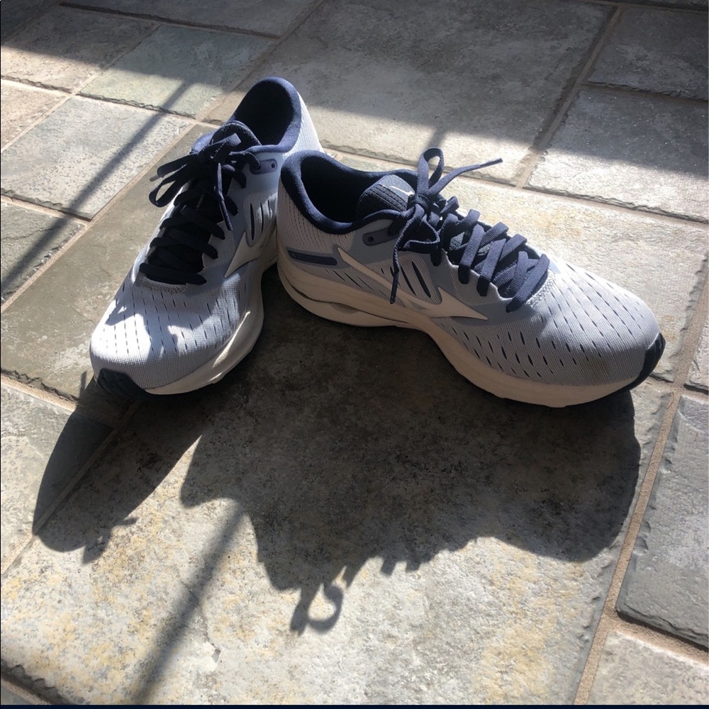 Mizuno Wave Rider 24 W 7.5B